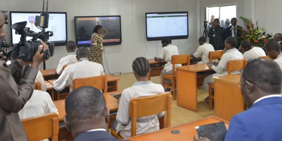 04 INTELLIGENT CLASSROOM