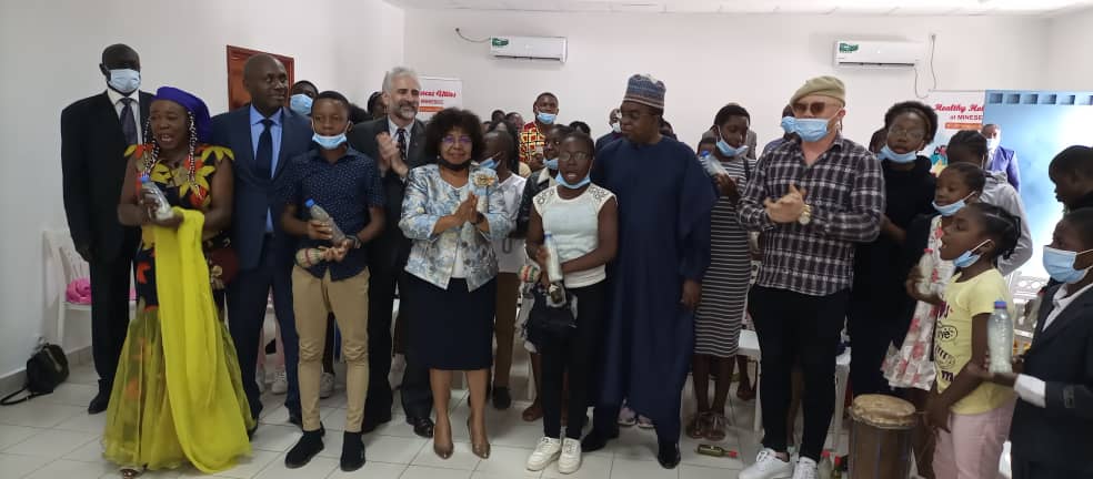 3 Family photograph of the attendants of the My Healthy Holidays Programme